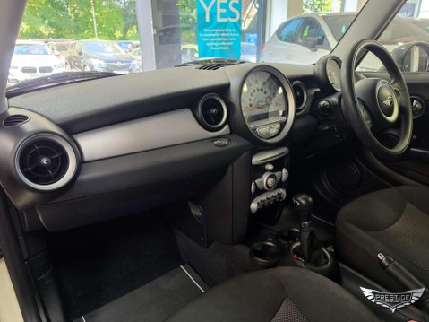 Mini Hatch 1.6 Cooper Steptronic Euro 4 3dr 26