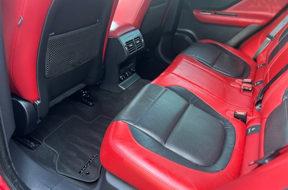 Jaguar F-Pace 3.0 V6 D300S AWD AUTO 44