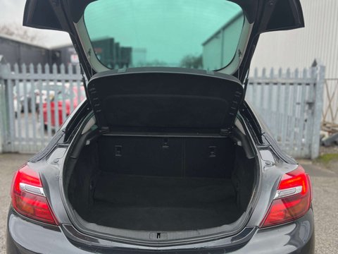 Vauxhall Insignia 1.6 Insignia SRI Nav CDTI Auto 5dr 24