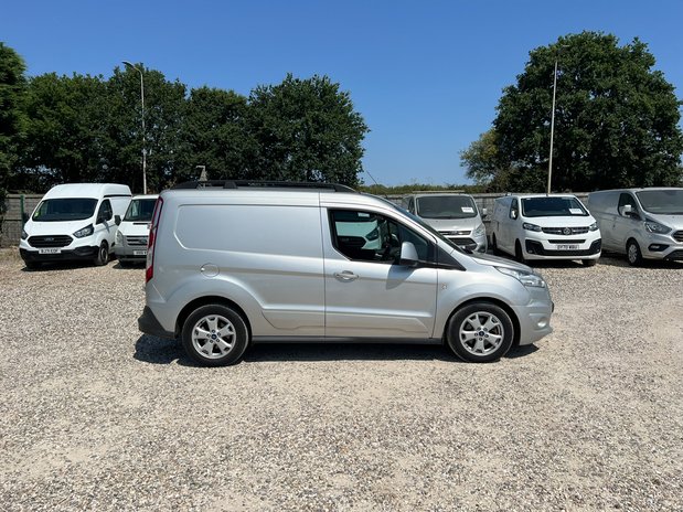 Ford Transit Connect AUTO SWB L1H1 Low Roof Limited Air Con Alloys Sensors EURO 6 NO VAT 5