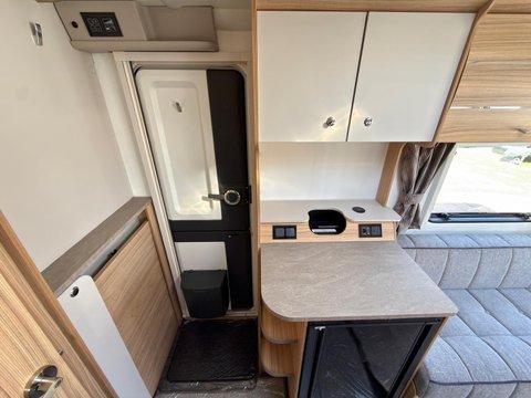 Bailey Phoenix 420 GT75 21