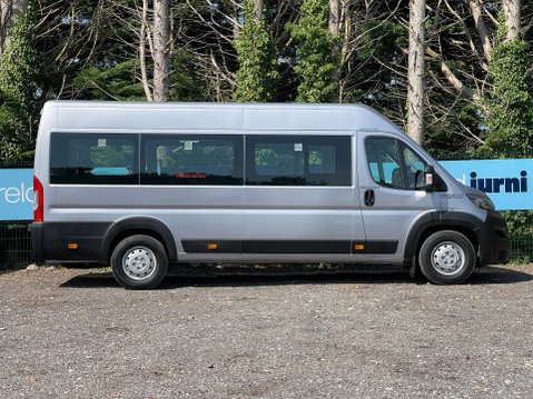 Peugeot Boxer 2.2 Boxer 440 L4H2 17-Seat Non-D1 Lightweight minibus with Hydraulic Passen 9