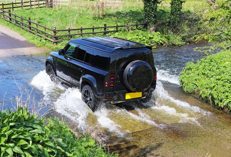 Land Rover Defender 110