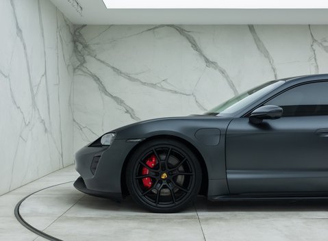 Porsche Taycan GTS SPORT TURISMO 39