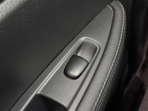 Nissan Qashqai 1.5 dCi Tekna 2WD Euro 5 (s/s) 5dr 61