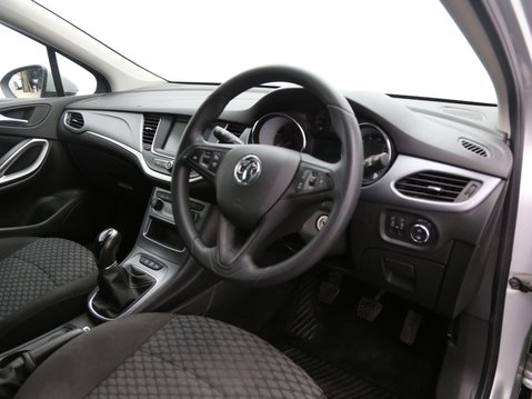 Vauxhall Astra 1.6 CDTi BlueInjection Design Sports Tourer Euro 6 (s/s) 5dr 22