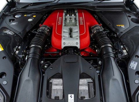 Ferrari 812 Superfast 27