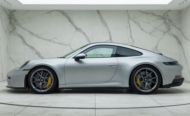 Porsche 911 GT3 TOURING (992) 5