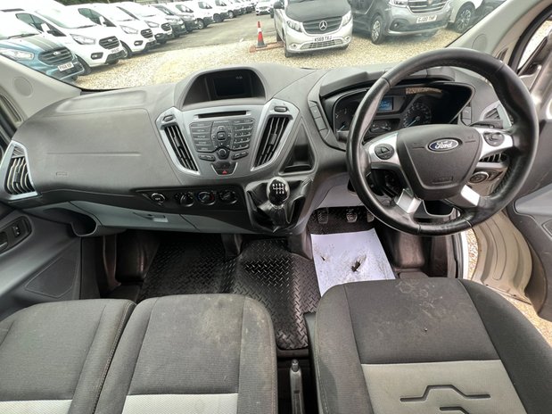 Ford Transit Custom SWB L1H1 Low Roof Limited 270 Air Con Alloys Sensors EURO 6 NO VAT 25