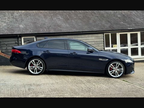 Jaguar XF 3.0d V6 S Saloon 4dr Diesel Auto Euro 6 (s/s) (300 ps) 16