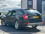 Skoda Octavia 2.0 TDI Scout Estate 5dr Diesel DSG 4WD Euro 6 (s/s) (184 ps) 6