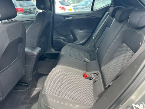 Vauxhall Astra 1.4i Turbo SRi Nav Auto Euro 6 (s/s) 5dr 28