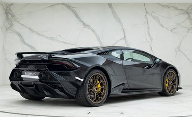 Lamborghini Huracan LP640-2 Tecnica 5