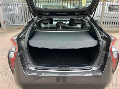 Toyota Prius VVT-I BUSINESS EDITION PLUS 16