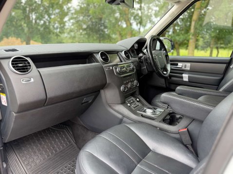 Land Rover Discovery 3.0 Discovery Graphite SDV6 Auto 4WD 5dr 4