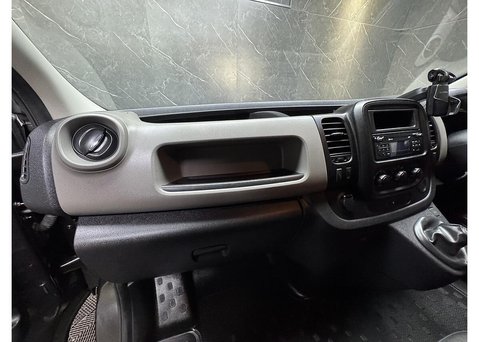 Nissan NV300 1.6 dCi 1.2t Acenta Panel Van 5dr Diesel Manual L2 H1 Euro 6 (120 ps) 45