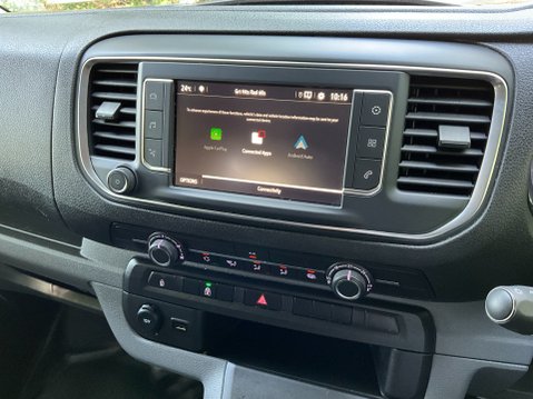 Vauxhall Vivaro 2.0 Turbo D 3100 Dynamic Crew Van L2 H1 Euro 6 (s/s) 5dr 21