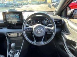 Toyota Yaris 1.5 Yaris Dynamic HEV CVT 5dr 19