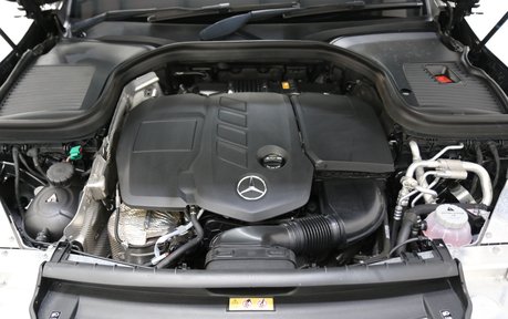 Mercedes-Benz GLC 300 DE 4Matic AMG Line Premium Plus - Full Mercedes Benz Service History 27