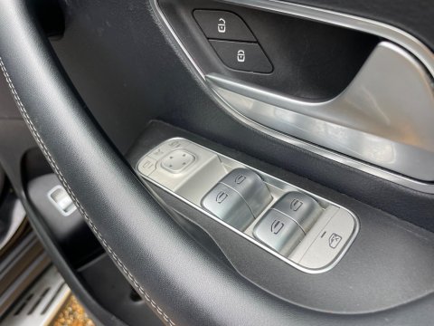 Mercedes-Benz GLE 2.0 GLE300d AMG Line (Premium) SUV 5dr Diesel G-Tronic 4MATIC Euro 6 (s/s) 63