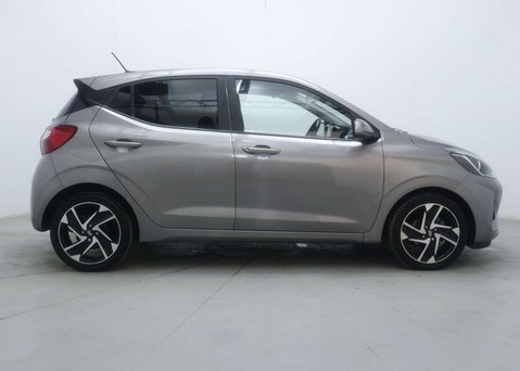 Hyundai i10 1.2 i10 Premium MPI Auto 5dr 12