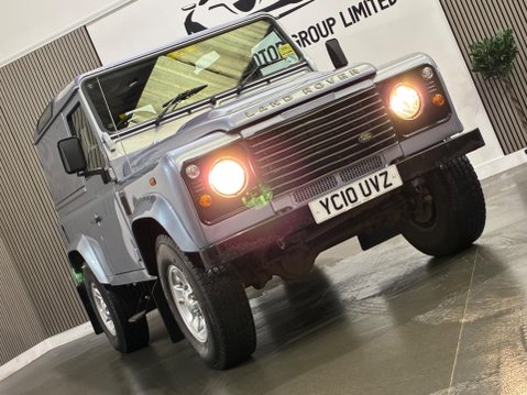 Land Rover Defender 2.4 TDCi Hard Top SUV 4WD SWB Euro 4 3dr 44