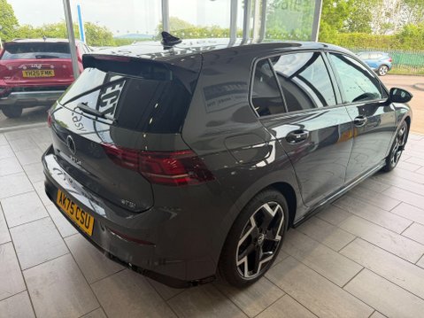 Volkswagen Golf 1.5 eTSI MHEV R-Line DSG Euro 6 (s/s) 5dr 8