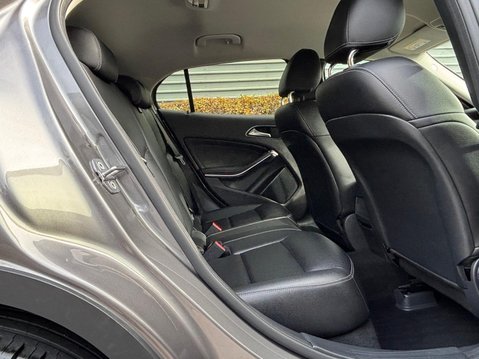 Mercedes-Benz GLA Class GLA 200 SE 27