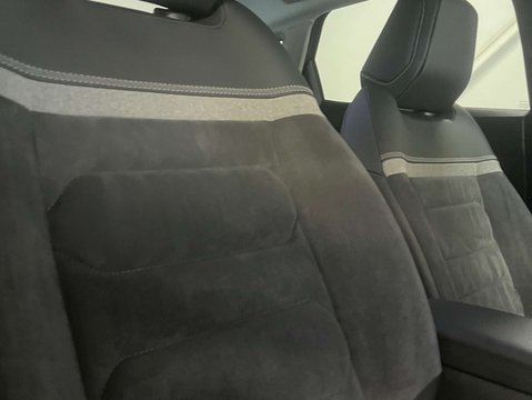 Citroen C4 X e-C4 X Shine + 4dr 13