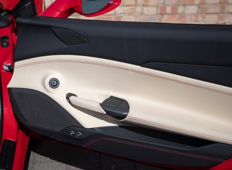 Ferrari 488 Spider 24