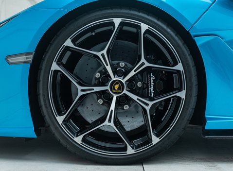 Lamborghini Revuelto 25