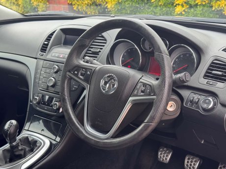 Vauxhall Insignia 1.8 Insignia SRi 5dr 29