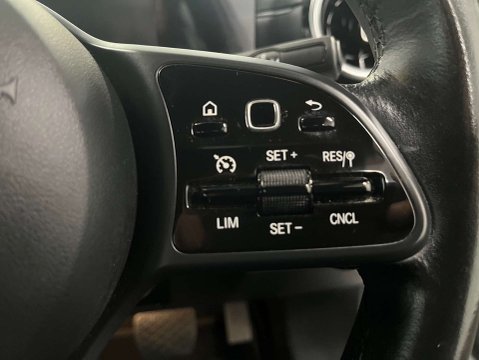 Mercedes-Benz A Class 1.3 A 180 SE Auto 5dr 17