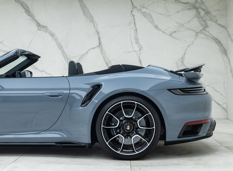 Porsche 911 Turbo S CABRIOLET (992) 35
