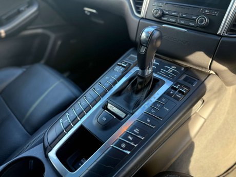 Porsche Macan 2.0 Macan Semi-Auto 4WD 5dr 28