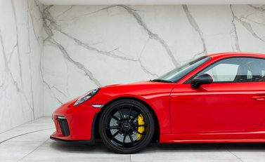 Porsche 911 GT3 (991.2) 33