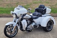 Harley-Davidson Road Glide CVO TRI GLIDE 3