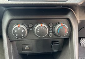 Dacia Sandero COMFORT 1.0 TCE AUTOMATIC 5 DOOR 24