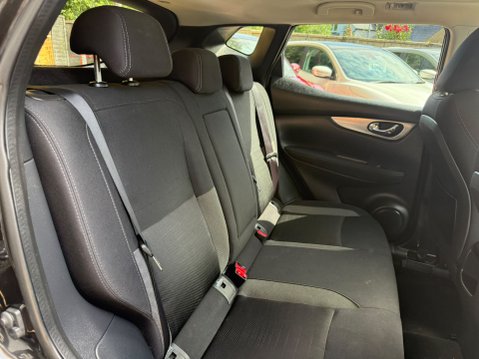 Nissan Qashqai 1.2 DIG-T N-Connecta SUV 5dr Petrol XTRON Euro 6 23