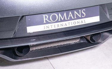 Aston Martin Vantage GT8 40