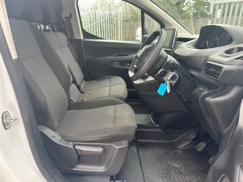 Peugeot Partner BLUEHDI PROFESSIONAL PREMIUM PLUS L1 15