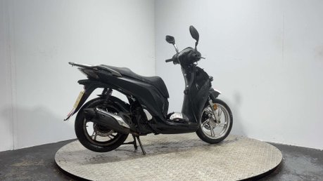 Honda SH125 2019 GOOD PARTS BREAKER SCOOTER SPARES OR REPAIR SH 125CC 3