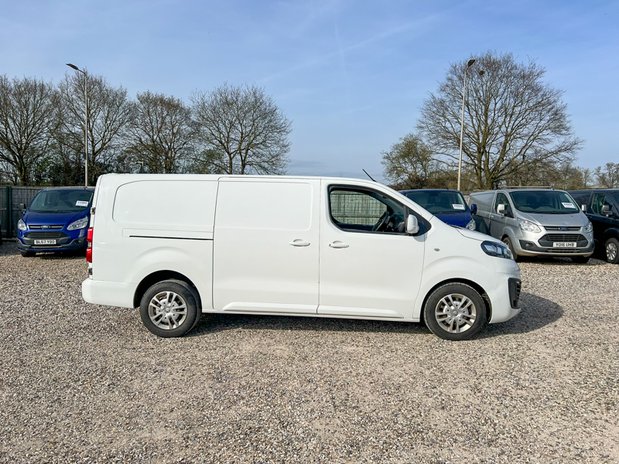 Vauxhall Vivaro LWB L2H1 Low Roof Sportive 2900 Air Con Sensors EURO 6 NO VAT 5
