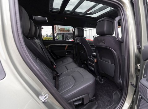 Land Rover Defender 110 X P400 16