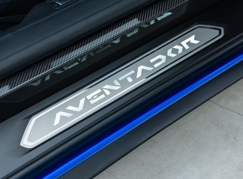 Lamborghini Aventador S LP 740-4 ROADSTER 25