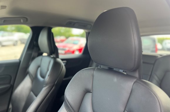 Volvo XC60 D4 MOMENTUM AWD AUTO 26