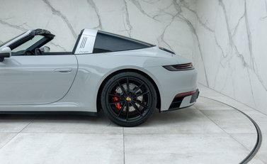 Porsche 911 Targa 4S (992) 40