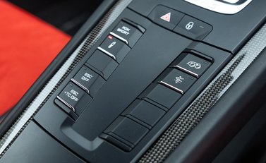 Porsche 911 (991) GT2 RS Weissach 29