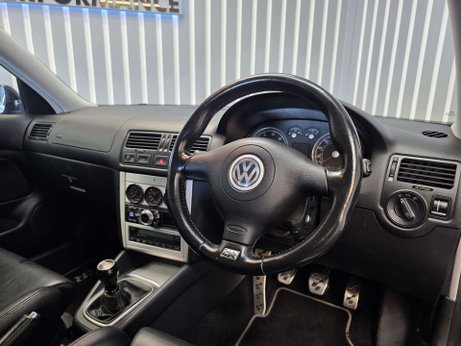 Volkswagen Golf 3.2 R32 Hatchback 3dr Petrol Manual (276 g/km, 240 bhp) 17