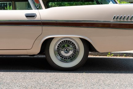 Chrysler New Yorker Town & Country Station Wagon 14